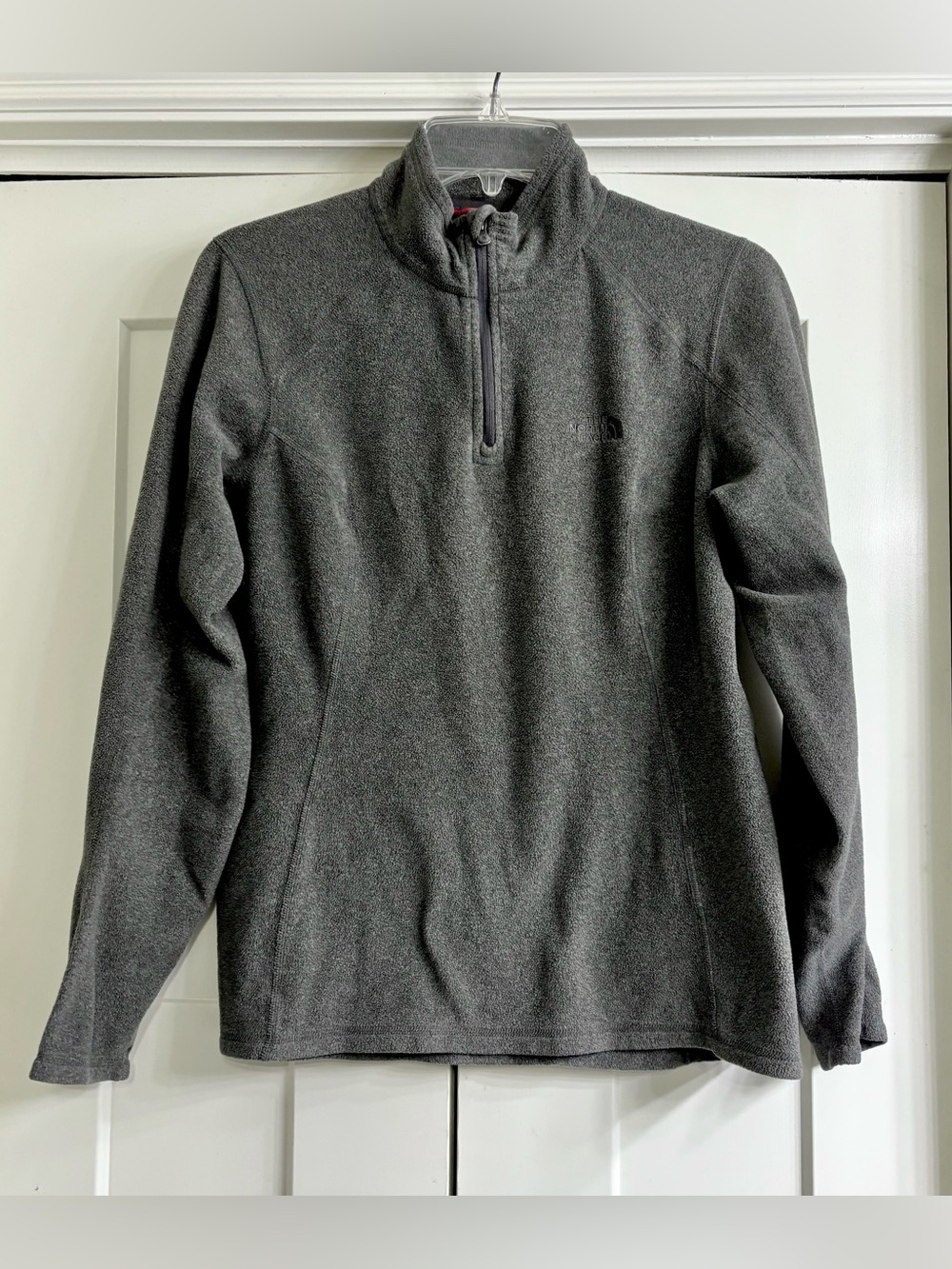 The North Face Pullover Womens XS Gray 1/4  Zip Gym Hiking Outdoors Fleece Cozy